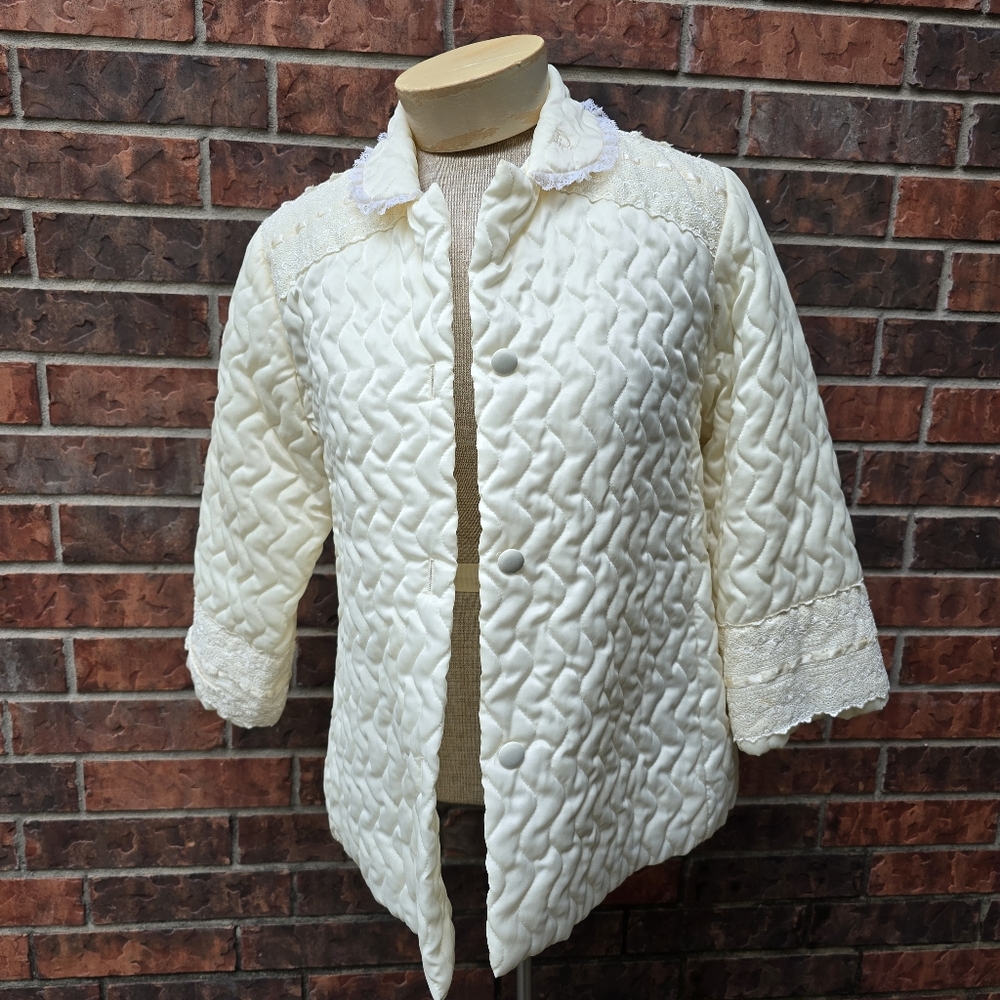 1980s Christian Dior Quilted Bed Jacket Lingerie Size Medium Ivory Lace Vintage, - Picture 3 of 16